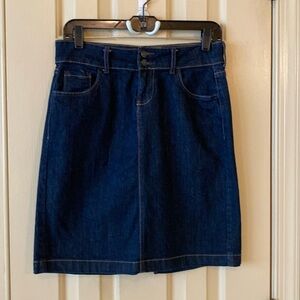 Old Navy denim skirt Size 2. Dark wash.